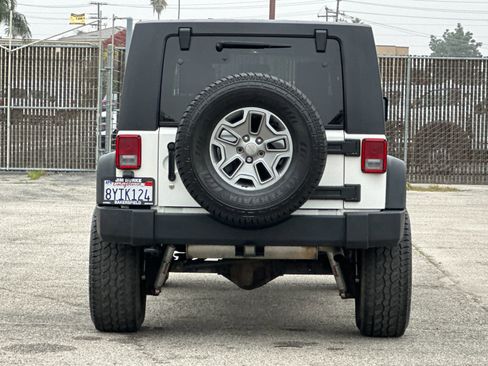 Used 2009 Jeep Wrangler Unlimited Rubicon w/ Dual Top Group image 5