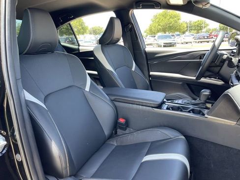 Used 2025 Toyota Camry SE FWD image 26
