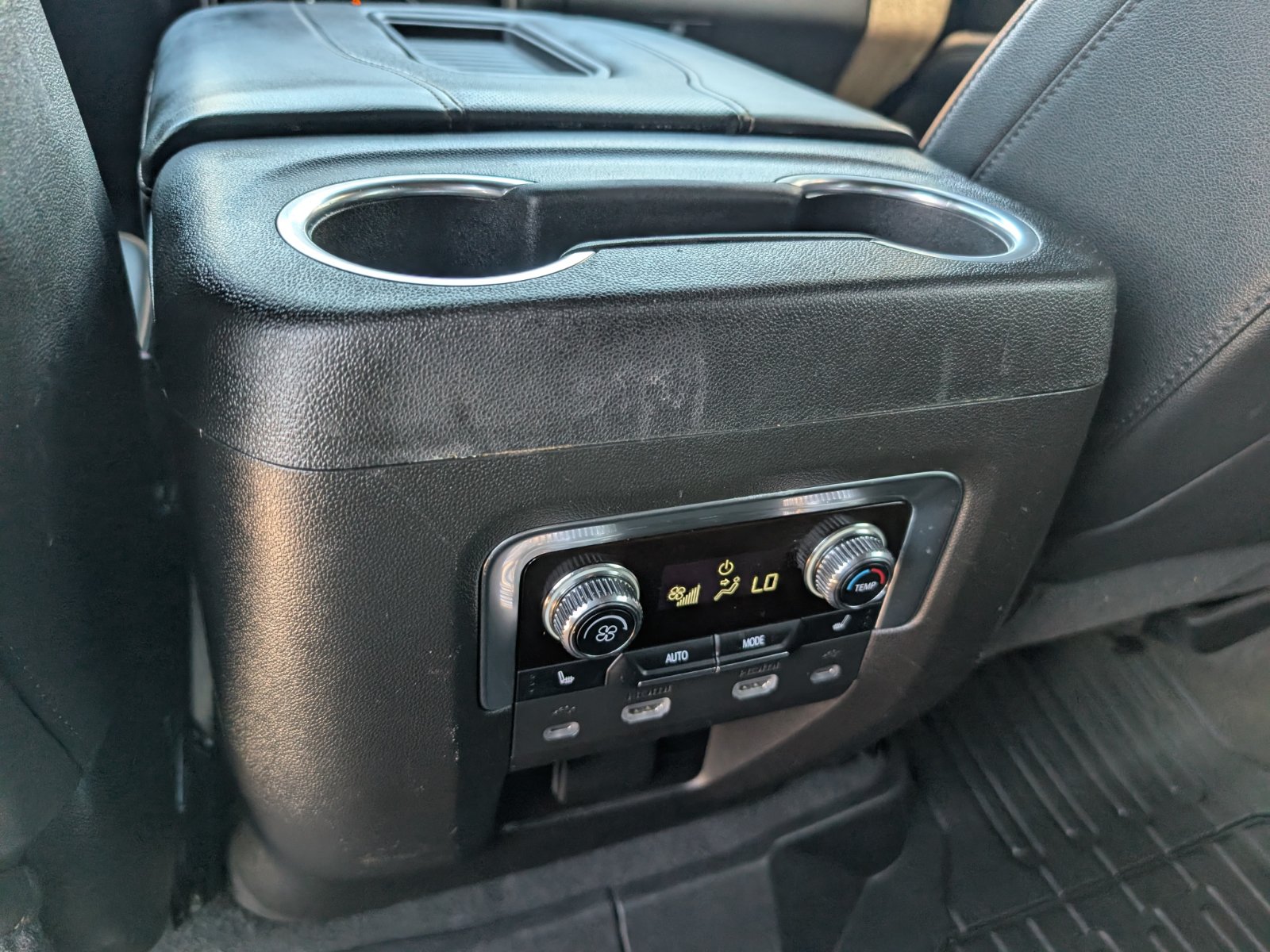 Used 2021 GMC Yukon XL AT4 w/ Rear Media and Nav Package AWD/4WD image 20