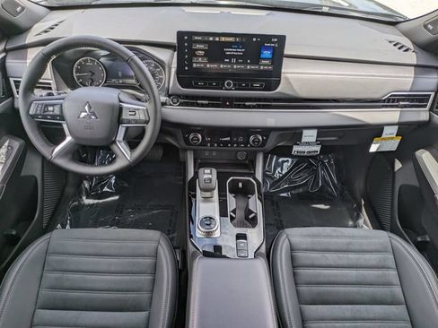 New 2026 Mitsubishi Outlander LE FWD image 15