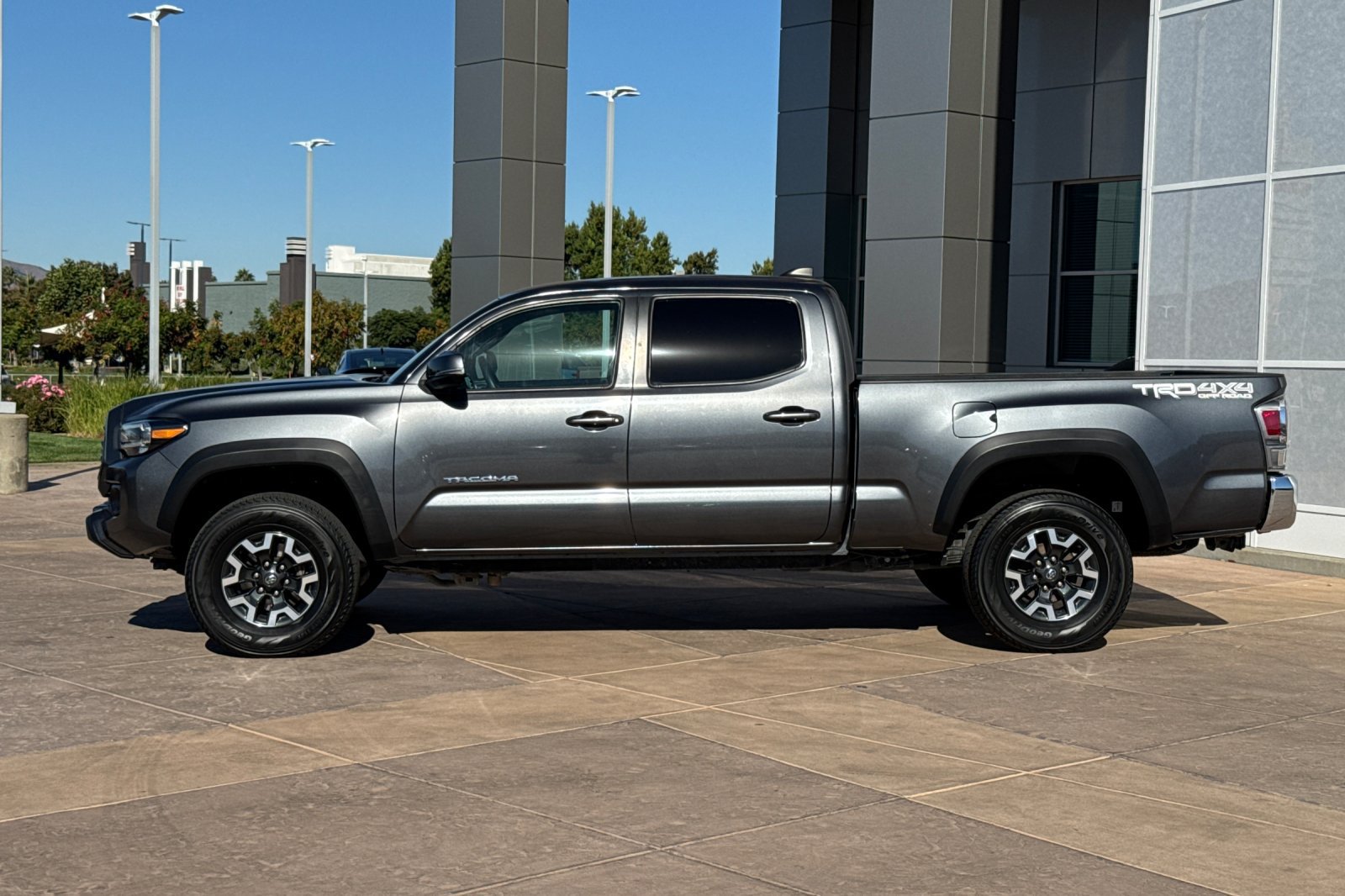 Certified 2023 Toyota Tacoma TRD Off-Road AWD/4WD image 8