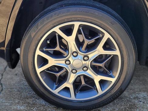 Used 2020 Jeep Grand Cherokee Overland image 23