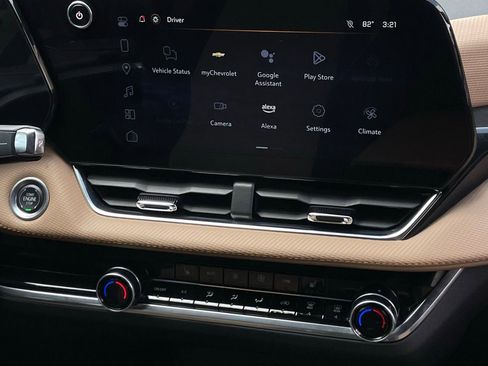 Certified 2025 Chevrolet Equinox ACTIV w/ Safety and Technology Package image 18