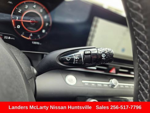 Used 2024 Hyundai Elantra Limited FWD image 24