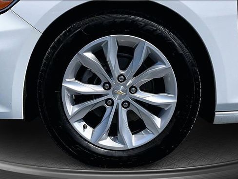 Used 2024 Chevrolet Malibu LT image 31