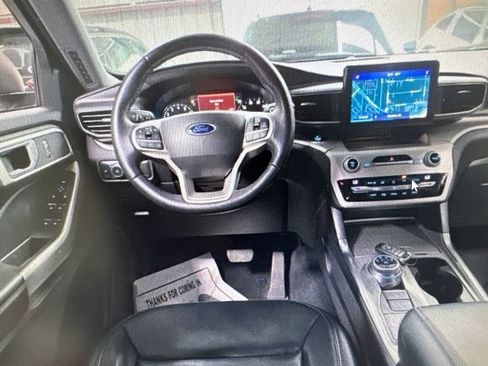 Used 2021 Ford Explorer XLT w/ Equipment Group 202A AWD/4WD image 8