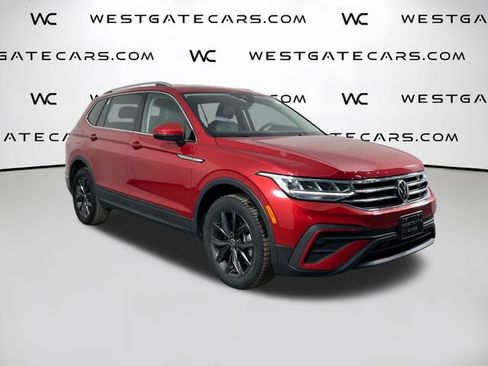 Used 2022 Volkswagen Tiguan SE image 2