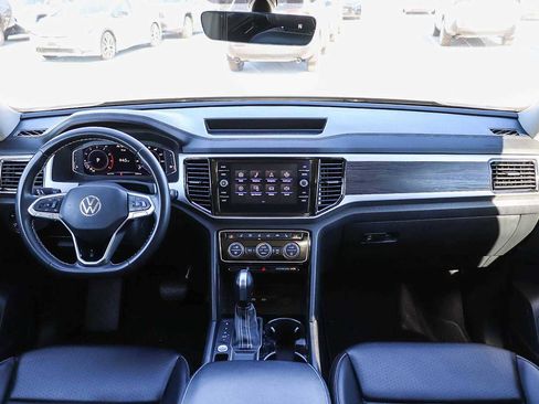 Certified 2022 Volkswagen Atlas SE w/ Panoramic Sunroof Package image 12