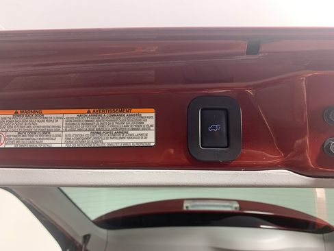 Used 2017 Toyota Sienna Limited Premium image 36