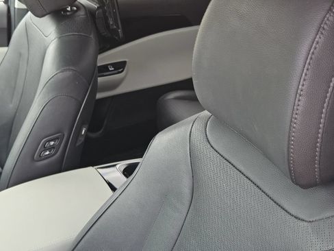 Used 2024 Kia Carnival SX Prestige FWD image 26