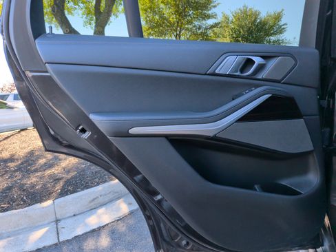 Used 2021 BMW X5 xDrive45e w/ Premium Package image 38