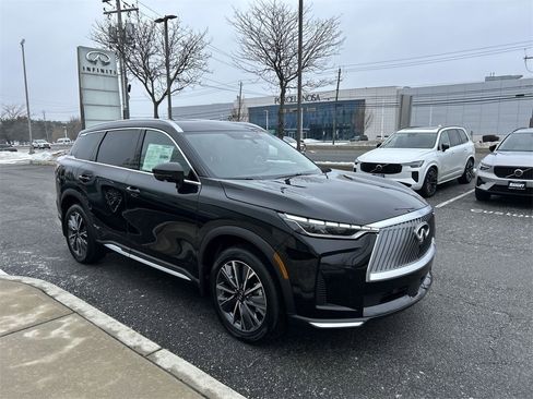 New 2026 INFINITI QX60 Luxe image 2