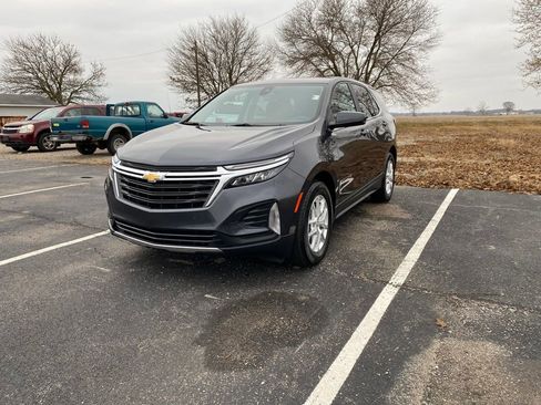 Used 2022 Chevrolet Equinox LT image 3