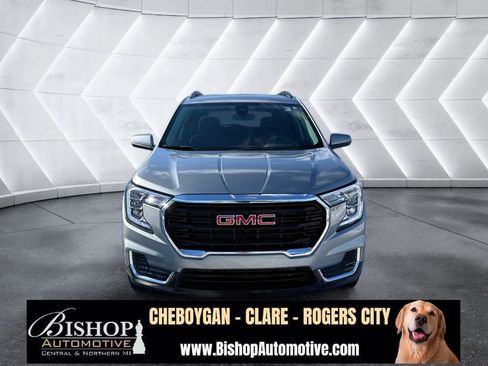 Used 2023 GMC Terrain SLE w/ Driver Convenience Package image 22