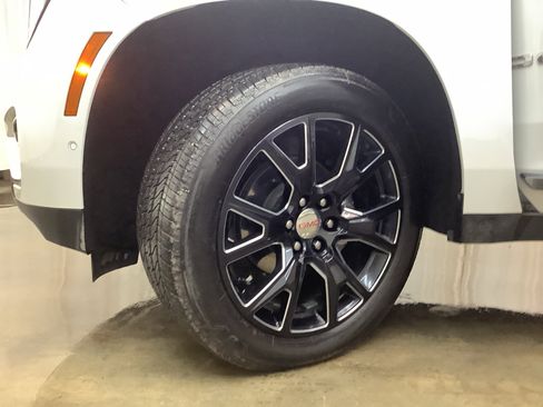 Used 2025 GMC Yukon Denali image 29