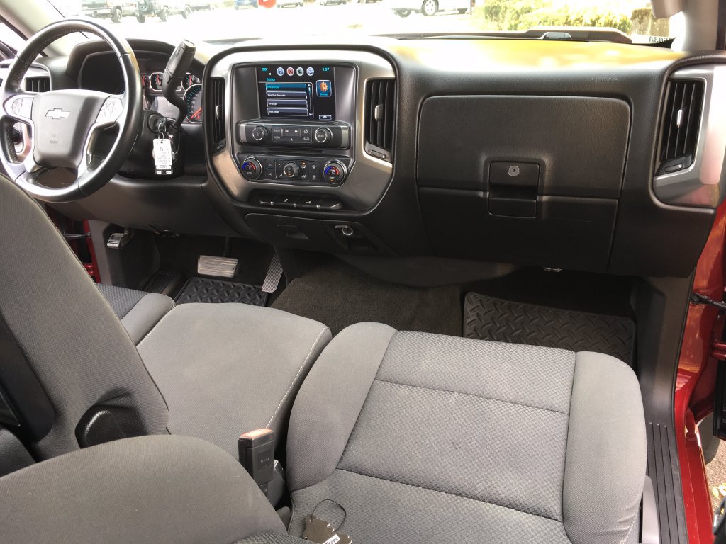 Used 2018 Chevrolet Silverado 1500 LT w/ All Star Edition AWD/4WD image 32