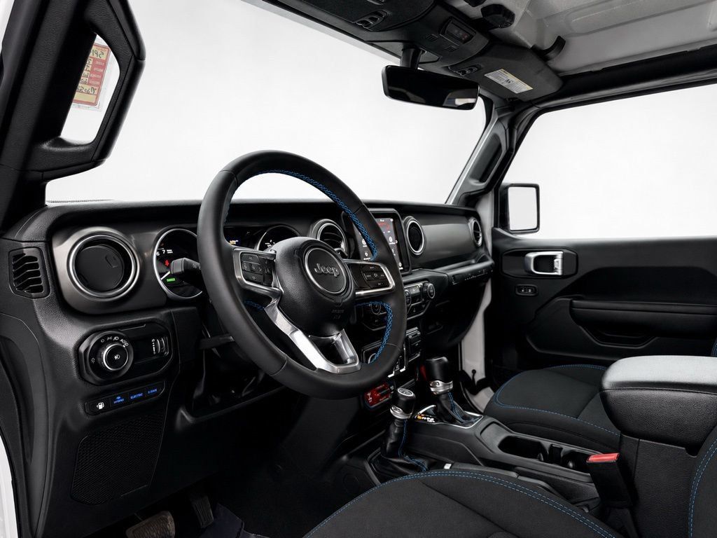 Used 2023 Jeep Wrangler Unlimited Rubicon 4xe AWD/4WD image 16