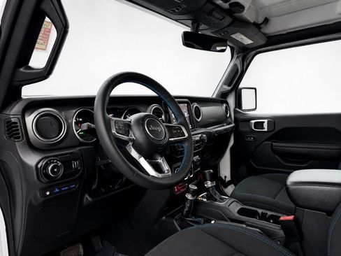 Used 2023 Jeep Wrangler Unlimited Rubicon 4xe AWD/4WD image 16
