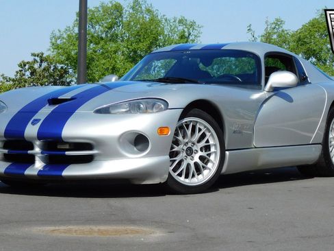 Used 1999 Dodge Viper GTS image 2