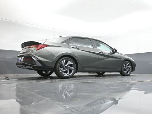 New 2026 Hyundai Elantra Limited image 41