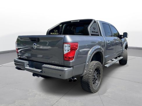 Used 2021 Nissan Titan SV w/ SV Convenience Package image 6