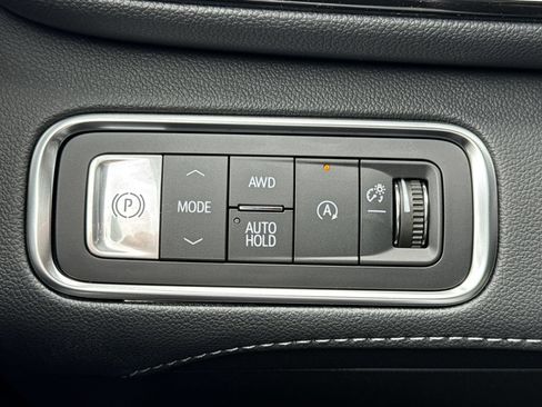 New 2026 Buick Enclave Avenir w/ Super Cruise Package AWD/4WD image 38