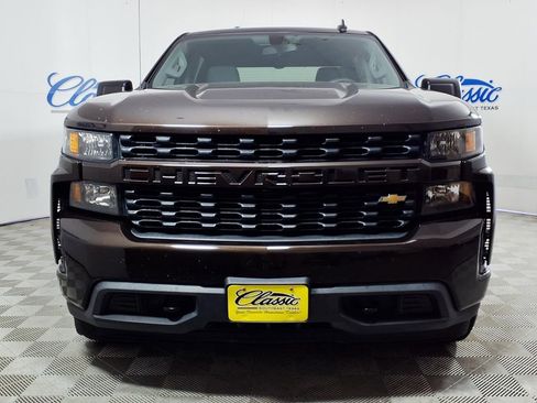 Used 2020 Chevrolet Silverado 1500 Custom w/ Custom Value Package RWD image 3