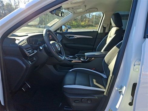 Certified 2025 Buick Envision Sport Touring image 13