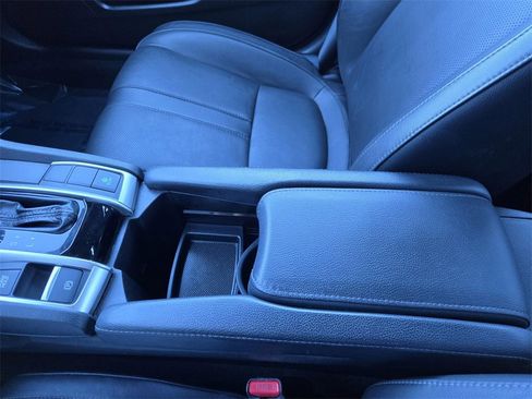 Used 2017 Honda Civic Touring image 21