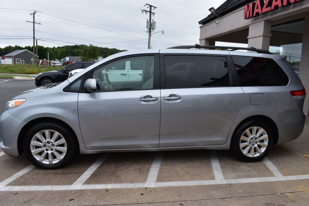 Used 2012 Toyota Sienna XLE w/ Entertainment Pkg AWD/4WD image 5