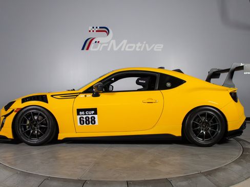 Used 2015 Scion FR-S Release Series 1.0 RWD image 3