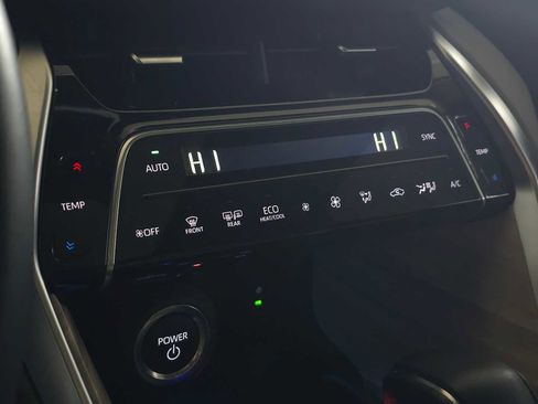 Used 2024 Toyota Venza Limited image 30