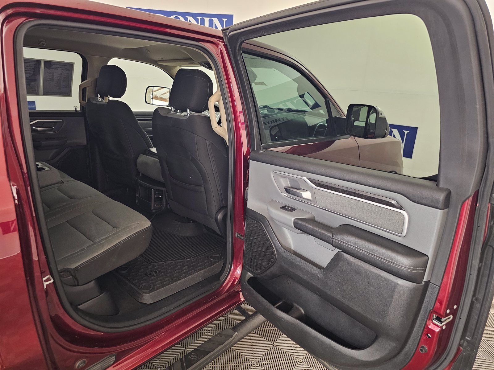 Used 2020 RAM 1500 Big Horn AWD/4WD image 26