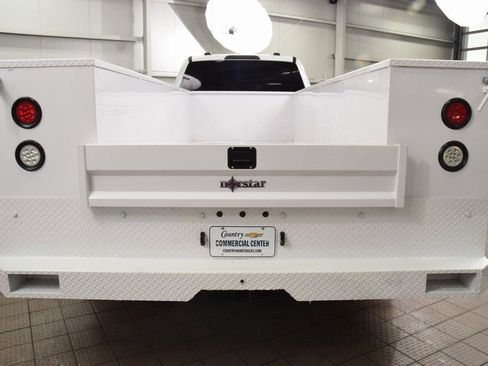 Used 2024 Ford F550 4x4 Crew Cab Super Duty w/ XLT Value Package image 4