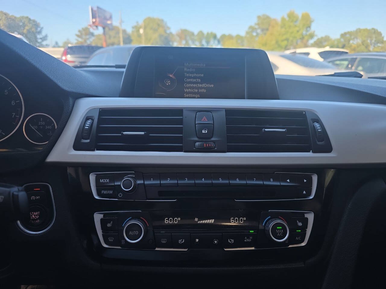 Used 2017 BMW 320i xDrive Sedan AWD/4WD image 8
