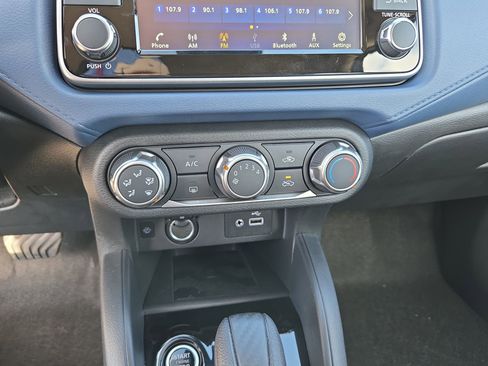 New 2025 Nissan Versa SV w/ Trunk Package image 29