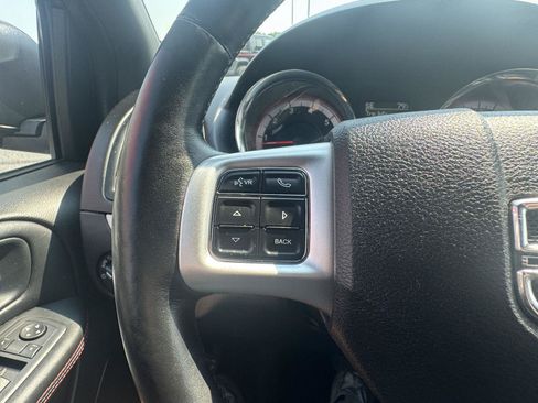 Used 2017 Dodge Grand Caravan GT FWD image 17