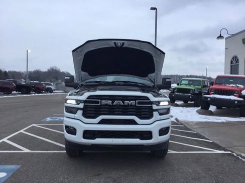 New 2026 RAM 2500 Big Horn AWD/4WD image 10