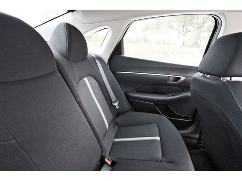 Used 2025 Hyundai Sonata SE FWD image 14