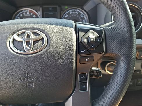 Used 2021 Toyota Tacoma TRD Off-Road w/ Technology Package AWD/4WD image 22
