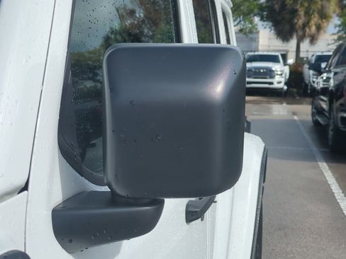 Used 2025 Jeep Wrangler Unlimited Sahara image 13