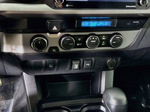 Certified 2021 Toyota Tacoma SR5 AWD/4WD image 8