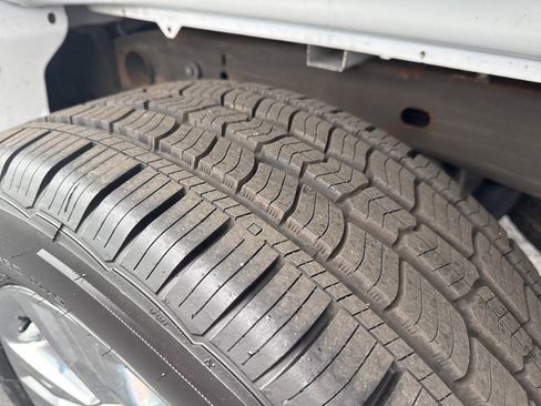 Used 2018 Chevrolet Silverado 1500 Custom w/ Custom Value Package image 14