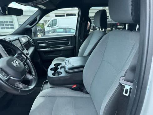 Used 2024 RAM 2500 Big Horn AWD/4WD image 3