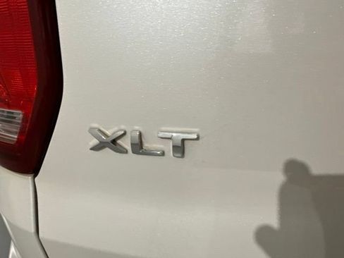 Used 2016 Ford Explorer XLT w/ Equipment Group 202A FWD image 9
