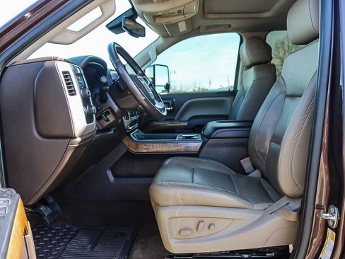 Used 2016 GMC Sierra 2500 SLT w/ Duramax Plus Package image 19