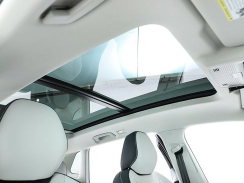 New 2026 Volkswagen Tiguan SE FWD image 76
