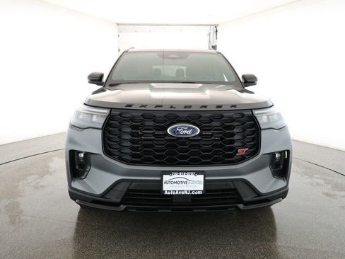 Used 2025 Ford Explorer ST w/ Sun And Sound Package image 2