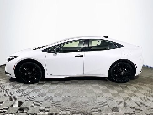 Used 2025 Toyota Prius AWD image 5