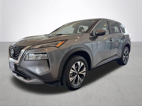 Used 2022 Nissan Rogue SV AWD/4WD image 2